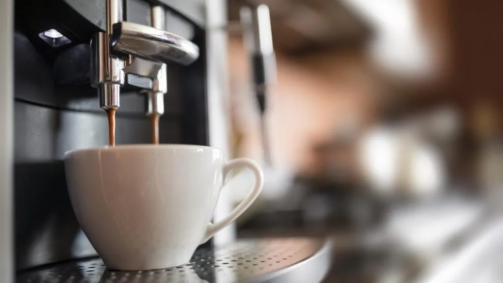 Fordeler med å drikke kaffe med salt for å forbedre helsen 1 cafe con sal