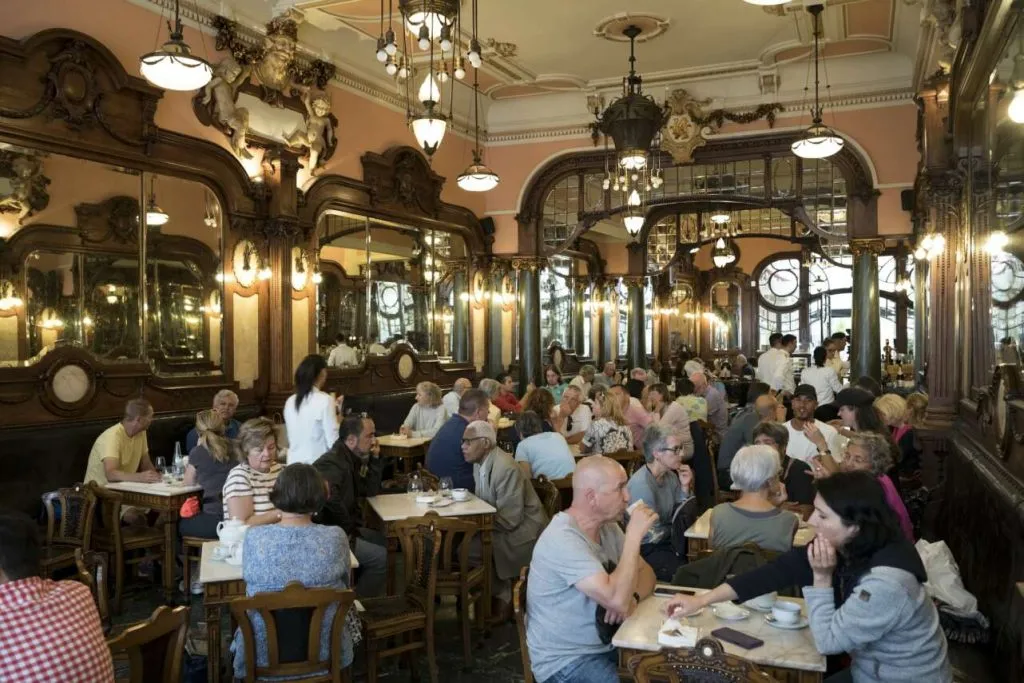 De mest fremragende kaffebarene over hele verden som du må besøke 1 cafeterias de fama mundial