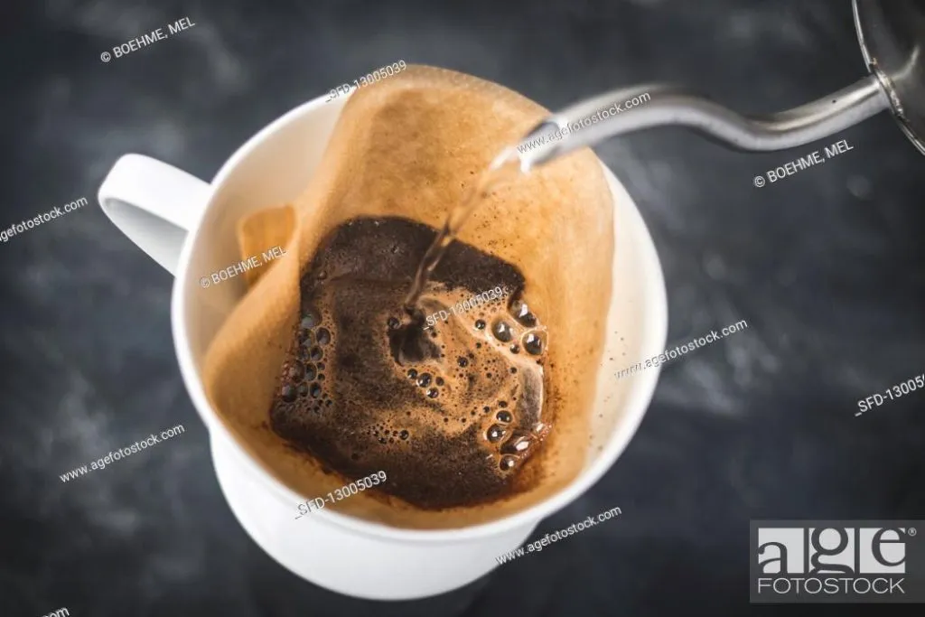 Prisen på en karaffel med amerikansk kaffe hos Starbucks: kjenn prisen 1 carafe de cafe americano